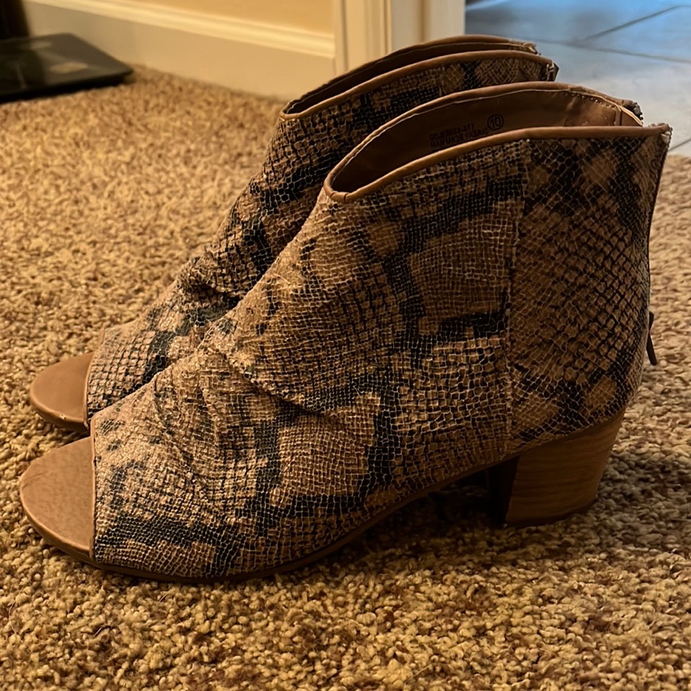 Gimmicks open toe booties